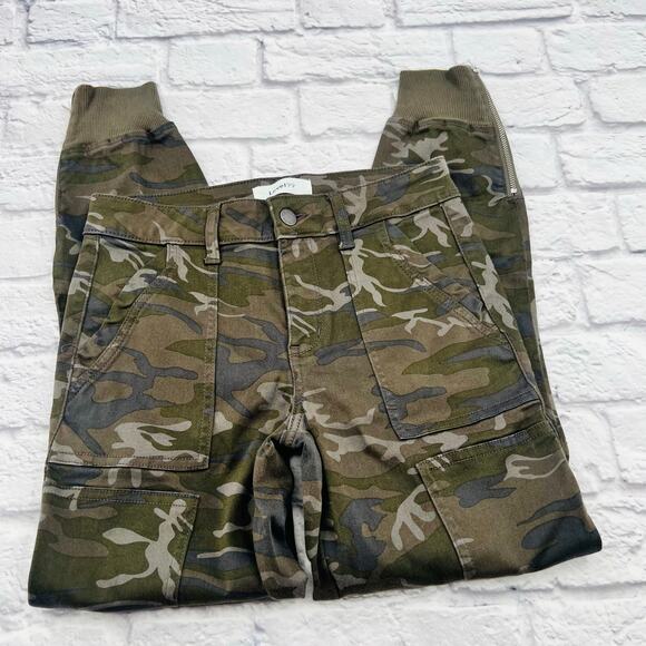 LEVEL 99 Women's Desert Cargo Camo Jogger Pants Size 25 Grey Mid Rise Stretch - Picture 2 of 12